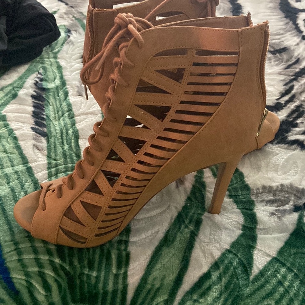 Bootie/heels